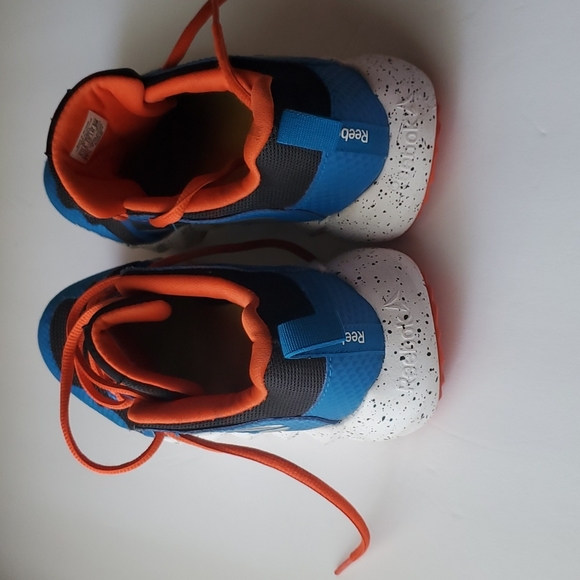 Reebok sz 5.5 - Picture 2 of 4